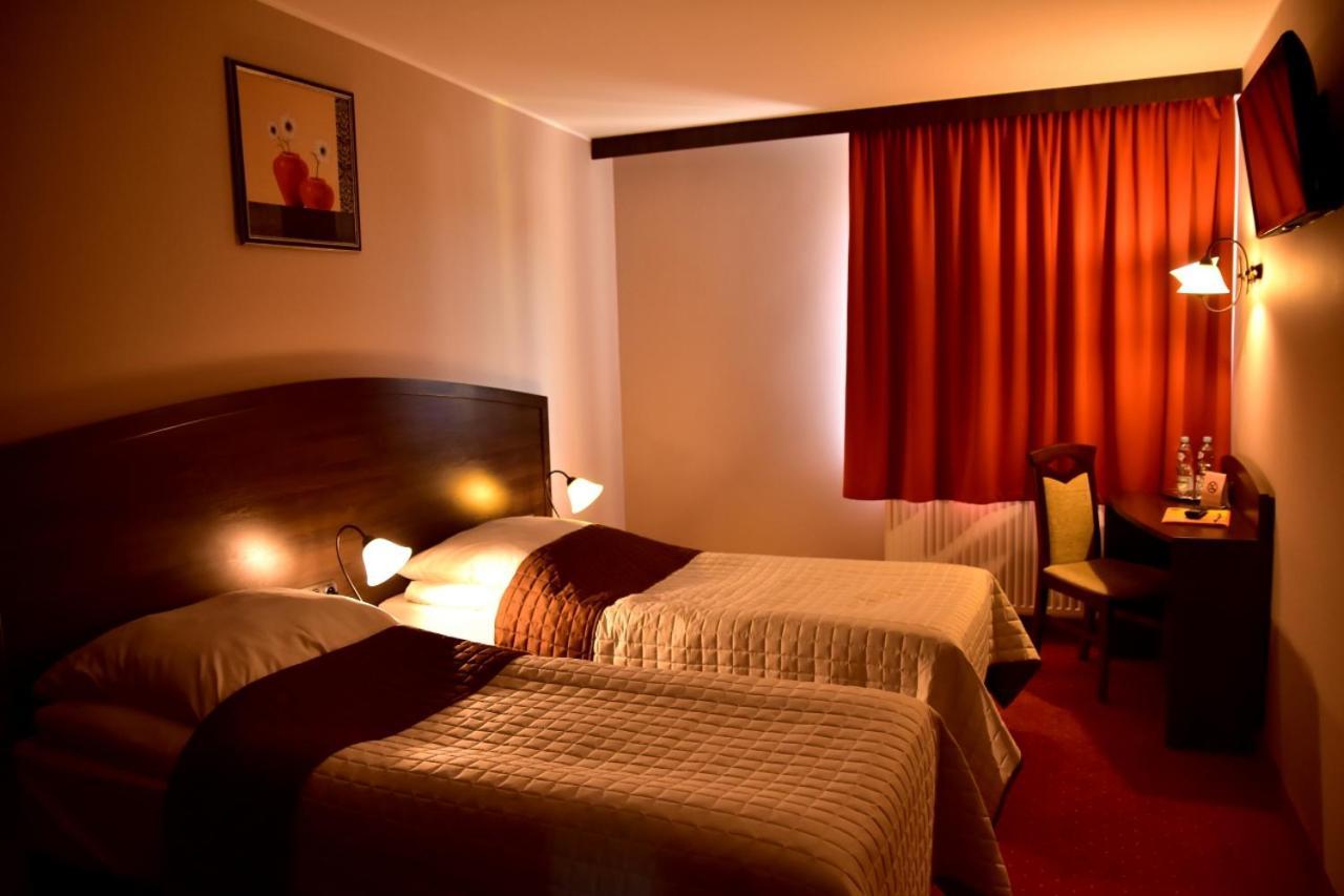 Hotel Nekla Ngoại thất bức ảnh